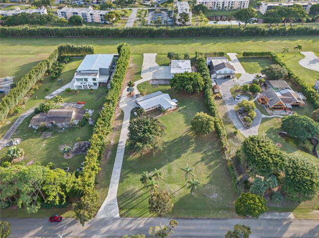 6852 Skyline Drive, Delray Beach, FL 33446