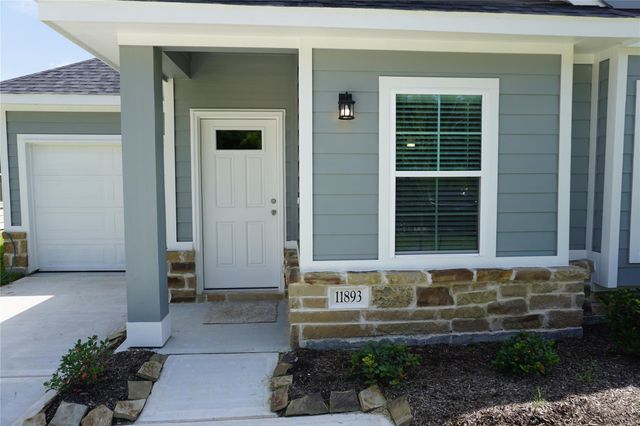 11872 East Gate Drive, Willis, TX 77318