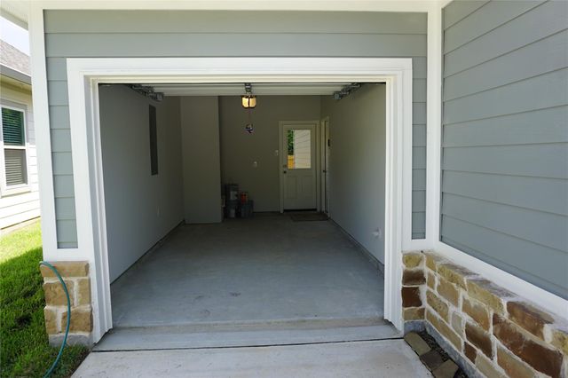 11872 East Gate Drive, Willis, TX 77318