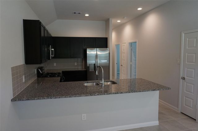 11872 East Gate Drive, Willis, TX 77318