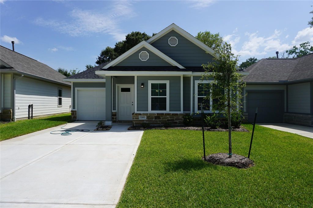 11872 East Gate Drive, Willis, TX 77318