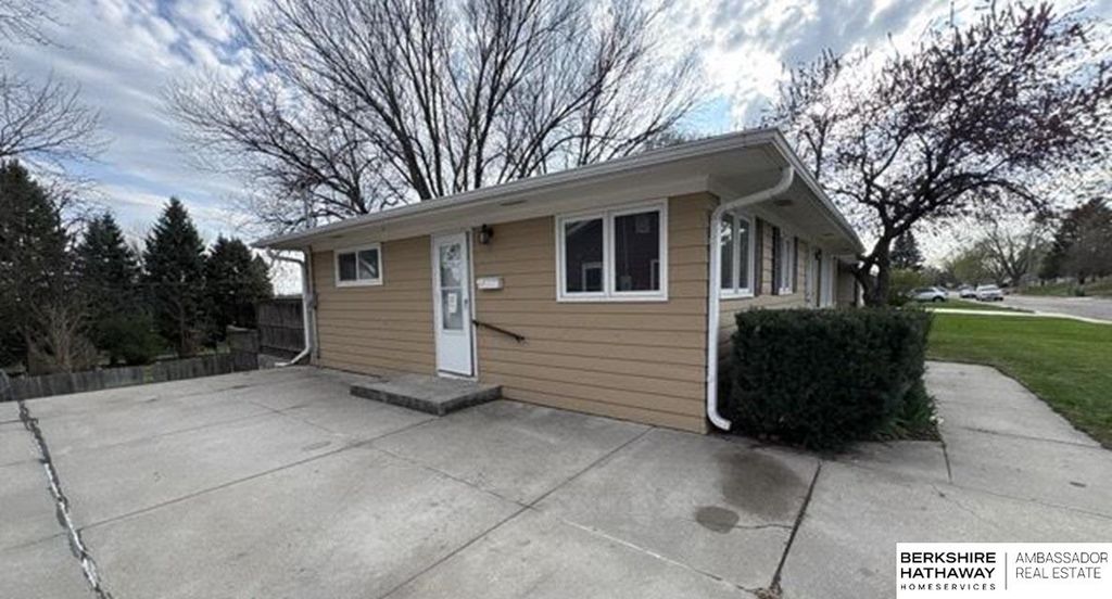 1805 W Madison Avenue, Norfolk, NE 68701
