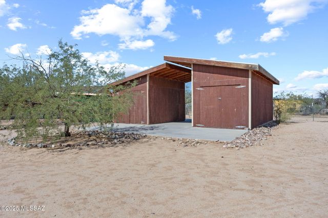 8925 S Comanche Road, Tucson, AZ 85735