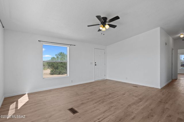 8925 S Comanche Road, Tucson, AZ 85735