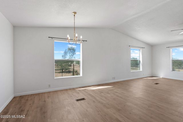 8925 S Comanche Road, Tucson, AZ 85735