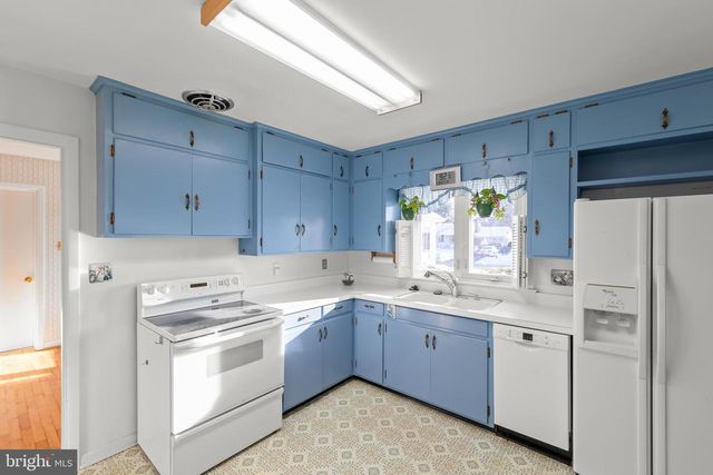 307 FOX DR, Winchester, VA 22601