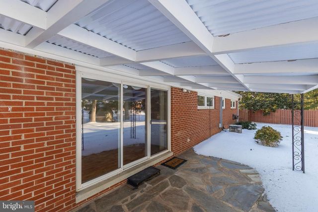 307 FOX DR, Winchester, VA 22601