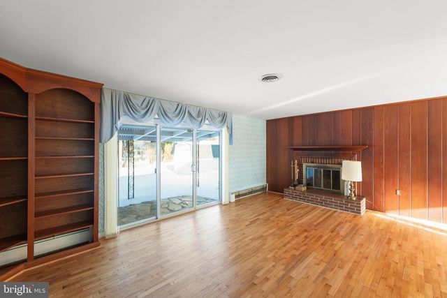 307 FOX DR, Winchester, VA 22601