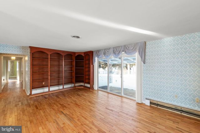 307 FOX DR, Winchester, VA 22601