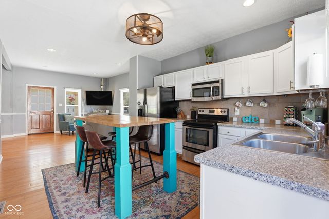 5858 Dewey Avenue, Indianapolis, IN 46219