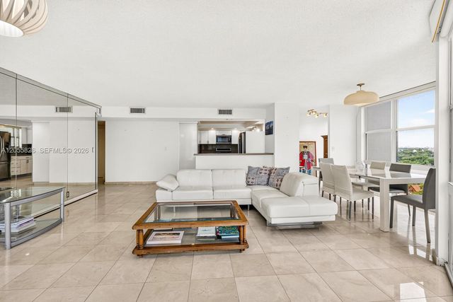 1901 Brickell Avenue B1109, Miami, FL 33129