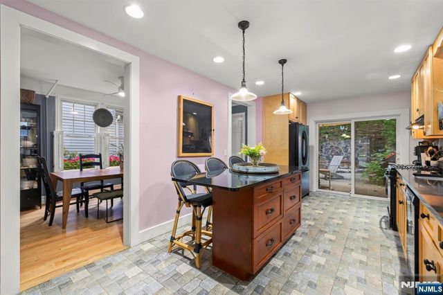 370 Undercliff Avenue, Edgewater, NJ 07020
