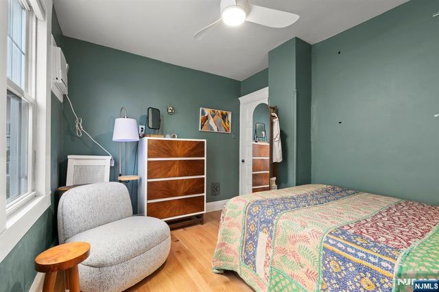 370 Undercliff Avenue, Edgewater, NJ 07020
