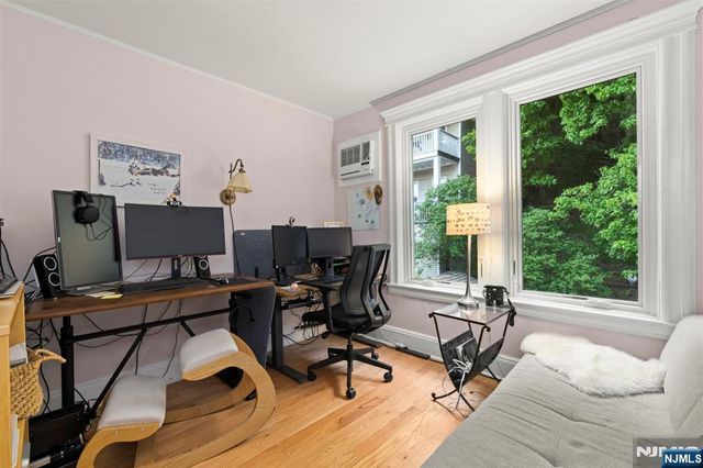 370 Undercliff Avenue, Edgewater, NJ 07020