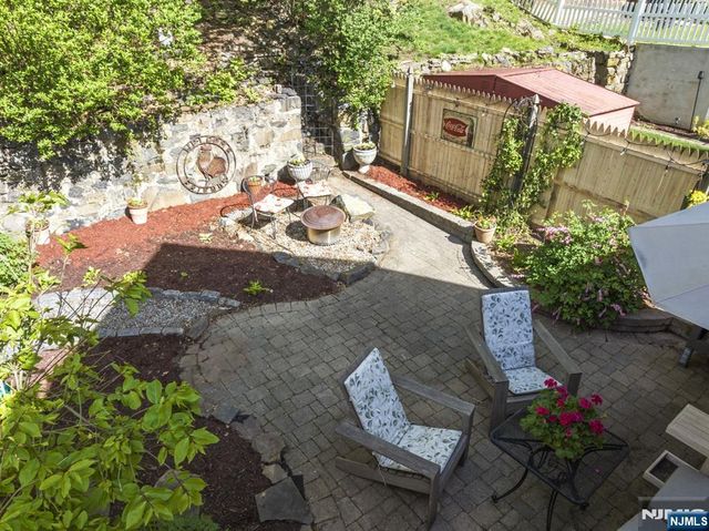 370 Undercliff Avenue, Edgewater, NJ 07020