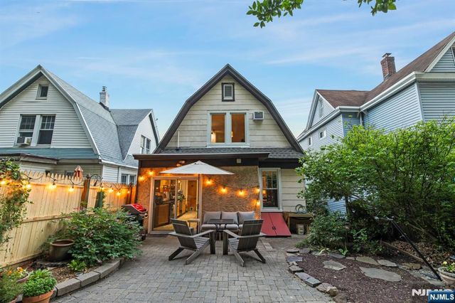 370 Undercliff Avenue, Edgewater, NJ 07020