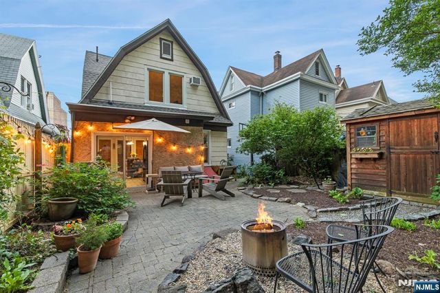 370 Undercliff Avenue, Edgewater, NJ 07020