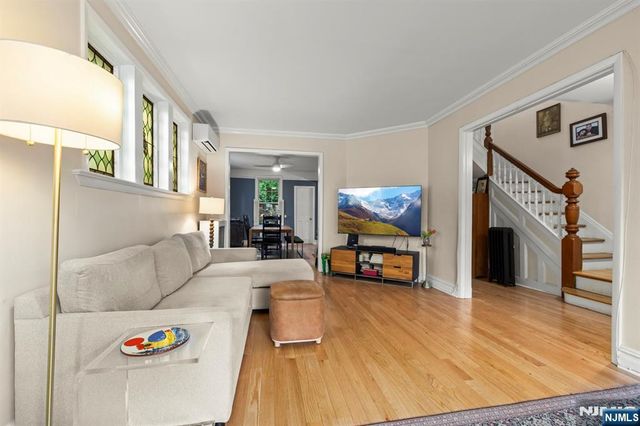 370 Undercliff Avenue, Edgewater, NJ 07020