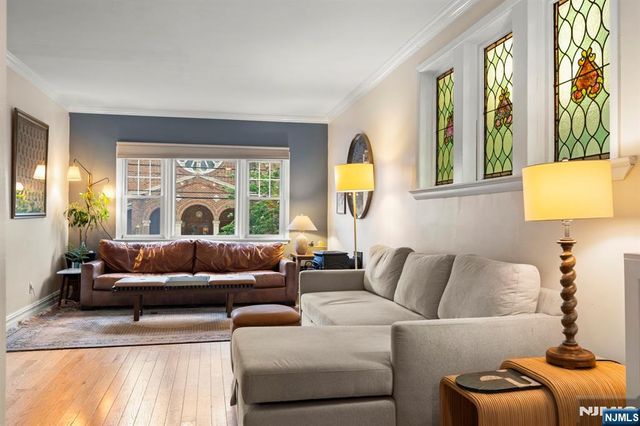370 Undercliff Avenue, Edgewater, NJ 07020