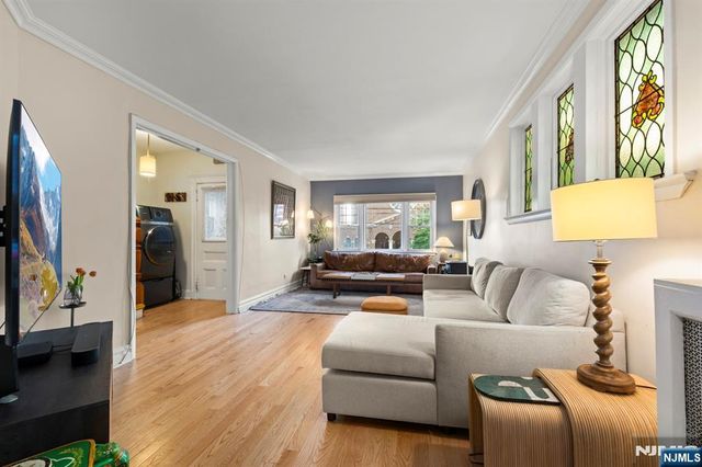 370 Undercliff Avenue, Edgewater, NJ 07020