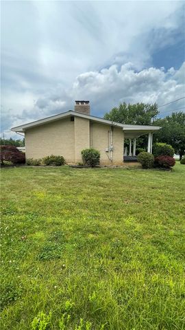 107 Mapeat Ln, Union Twp, PA 16101