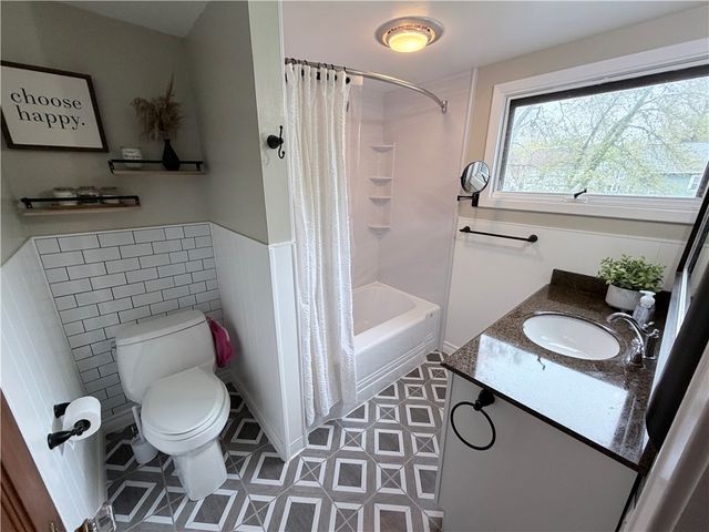 70 Dalkeith Road, Rochester, NY 14609