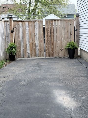 70 Dalkeith Road, Rochester, NY 14609