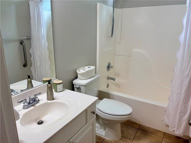 7106 Golfside Drive SE, Covington, GA 30014