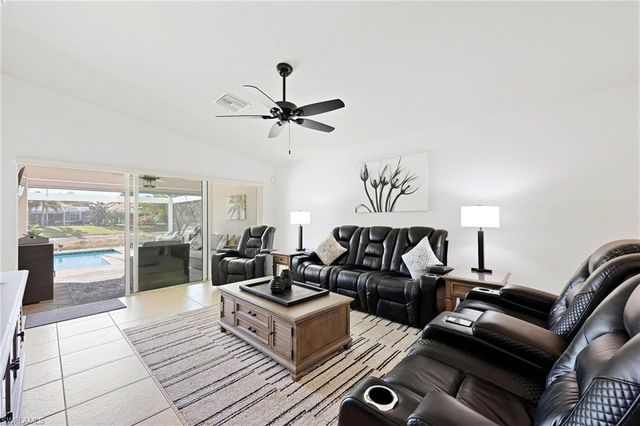 8612 Genova CT, Naples, FL 34114