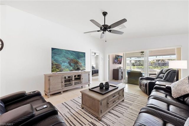 8612 Genova CT, Naples, FL 34114