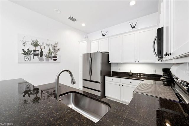 8612 Genova CT, Naples, FL 34114