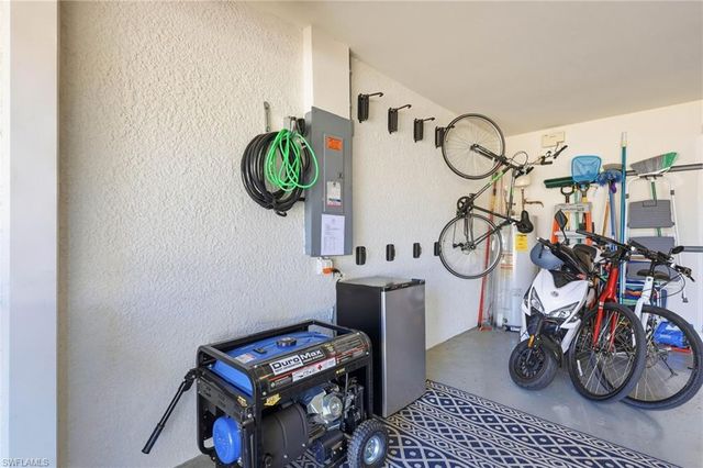 8612 Genova CT, Naples, FL 34114