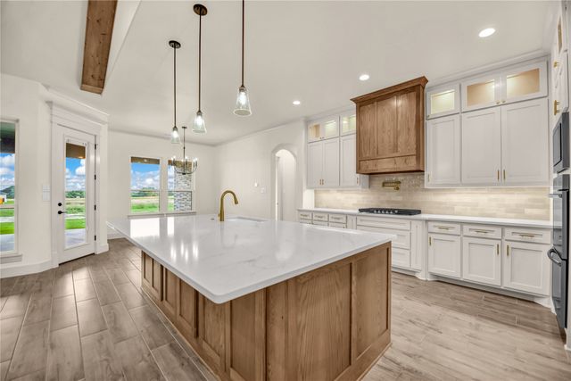 115 Turtle Back Ridge, Decatur, TX 76234