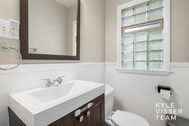 3030 Cascade Road, East Grand Rapids, MI 49506
