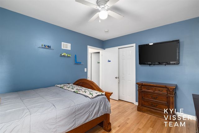 3030 Cascade Road, East Grand Rapids, MI 49506