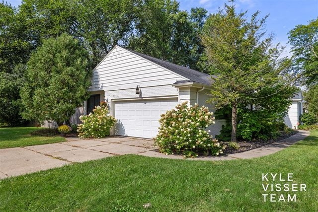3030 Cascade Road, East Grand Rapids, MI 49506