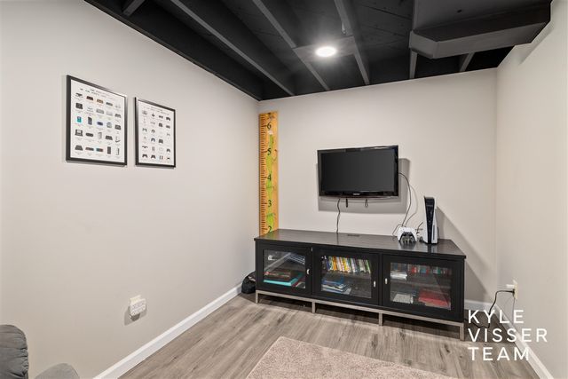3030 Cascade Road, East Grand Rapids, MI 49506