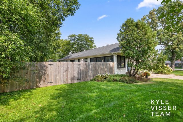 3030 Cascade Road, East Grand Rapids, MI 49506