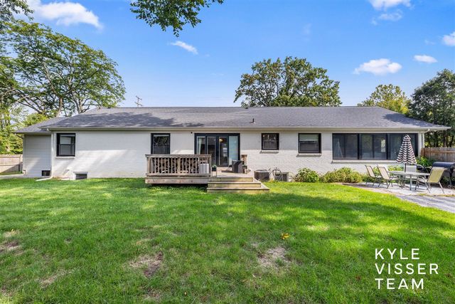 3030 Cascade Road, East Grand Rapids, MI 49506