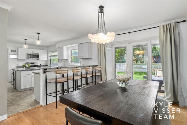 3030 Cascade Road, East Grand Rapids, MI 49506