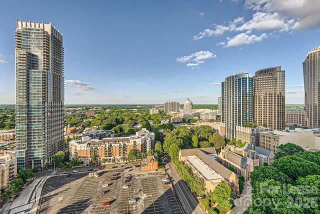 333 W Trade Street W 2002, Charlotte, NC 28202