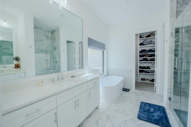 8810 Carousel Lane A, Houston, TX 77080