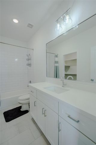 8810 Carousel Lane A, Houston, TX 77080