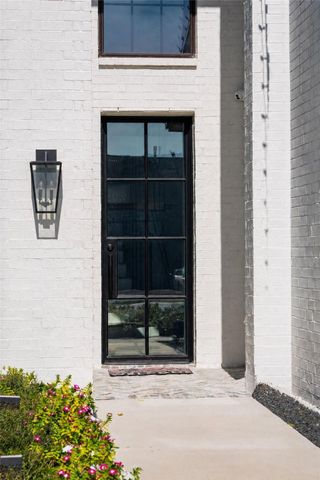 8810 Carousel Lane A, Houston, TX 77080