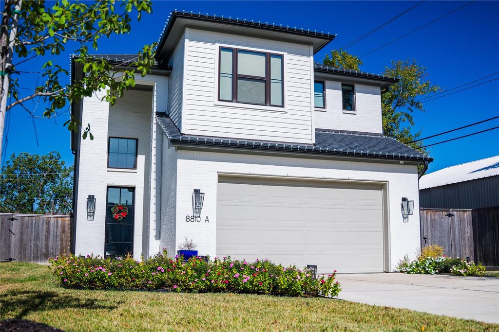8810 Carousel Lane A, Houston, TX 77080