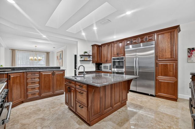 1985 Parkside Circle S, Boca Raton, FL 33486