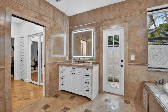 1985 Parkside Circle S, Boca Raton, FL 33486