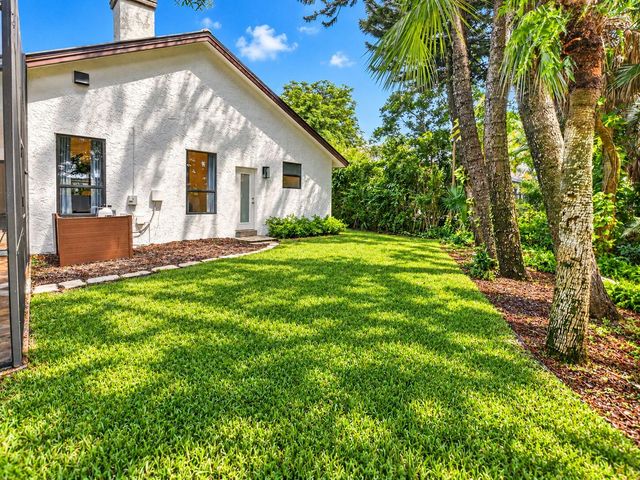 1985 Parkside Circle S, Boca Raton, FL 33486