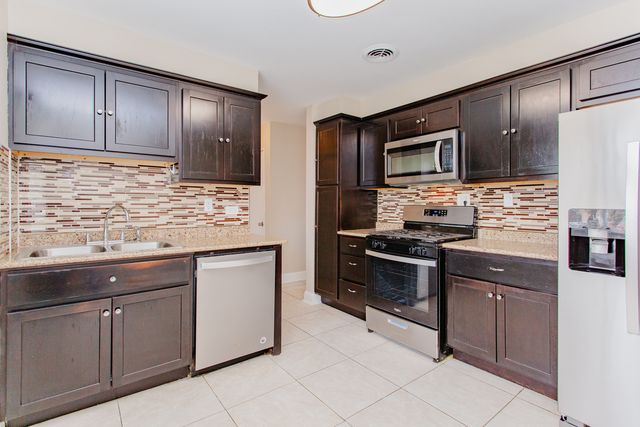 4852 Carol Street, Skokie, IL 60077
