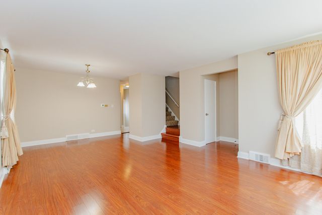 4852 Carol Street, Skokie, IL 60077